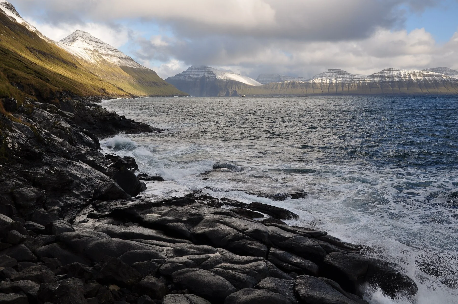 Faroe Islands, Eysturoy, Funningsfjørður (fjord)