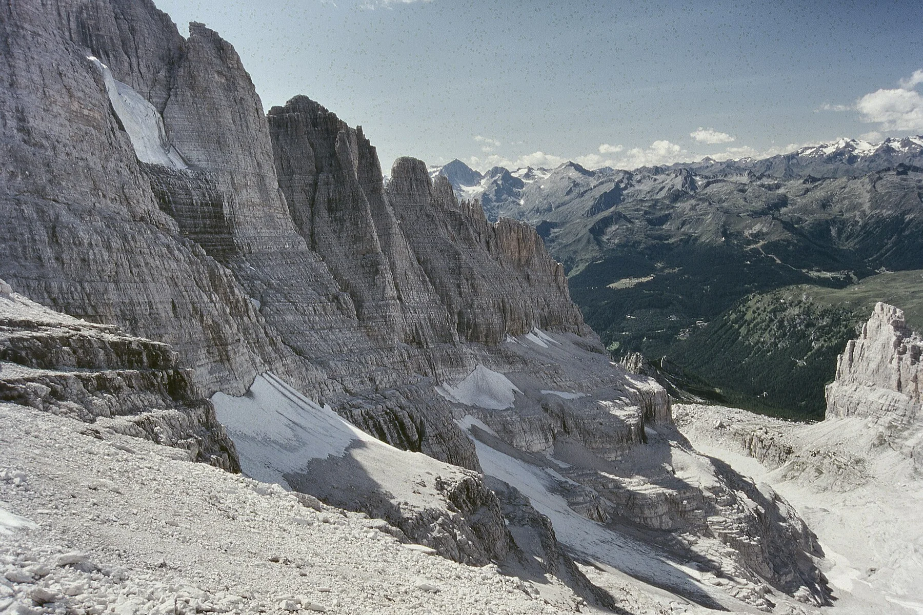 Vista da sopra la Bocca del Tucket - Molveno, Trento, Italia - Agosto 1994